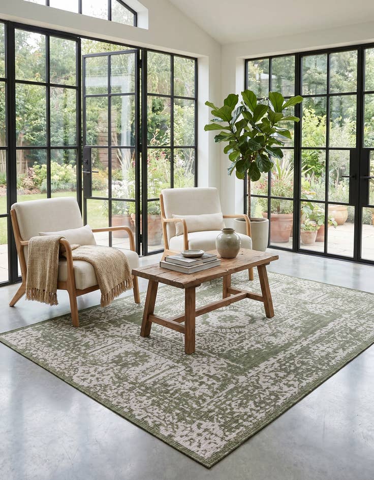 Detail image of 7' x 10' Easy-Clean Traditional Indoor / Outdoor Rug