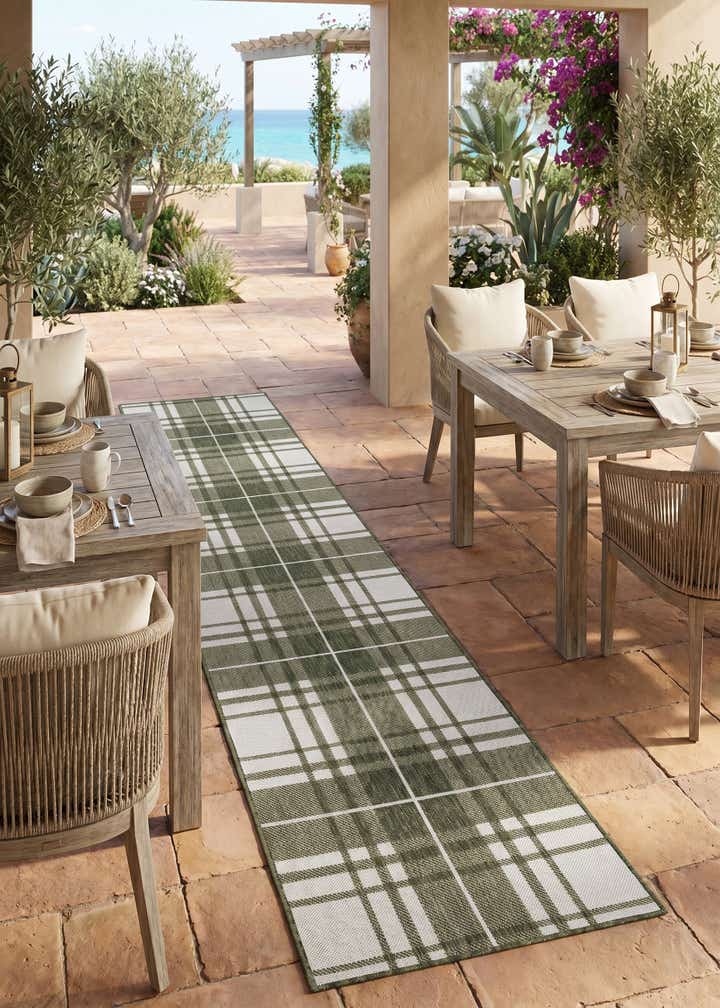 2' 7 x 12' Easy-Clean Checkered Indoor / Outdoor Runner Rug
