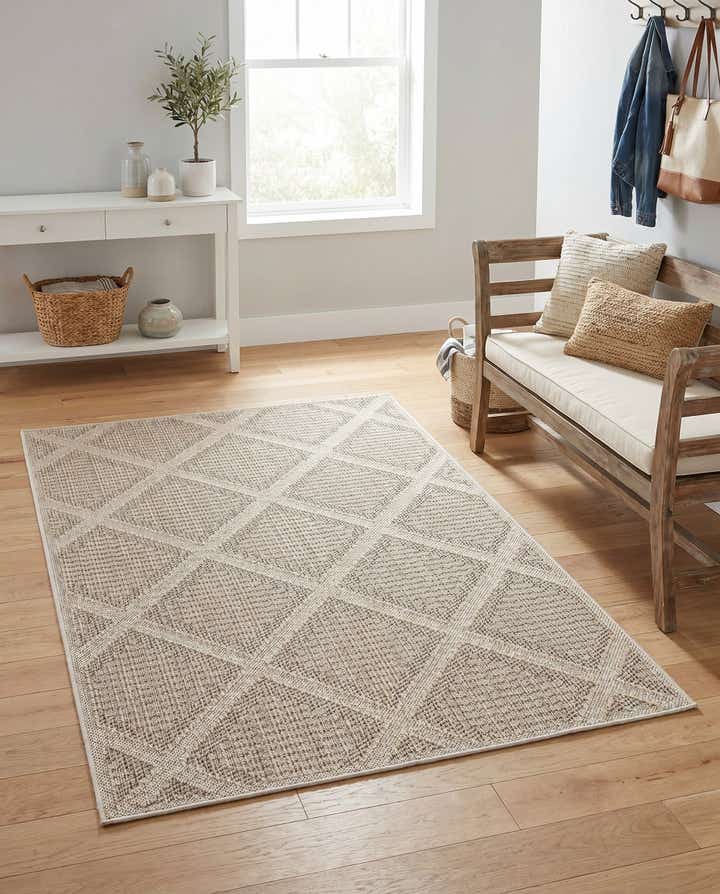 5' 3 x 8' Easy-Clean Trellis Indoor / Outdoor Rug