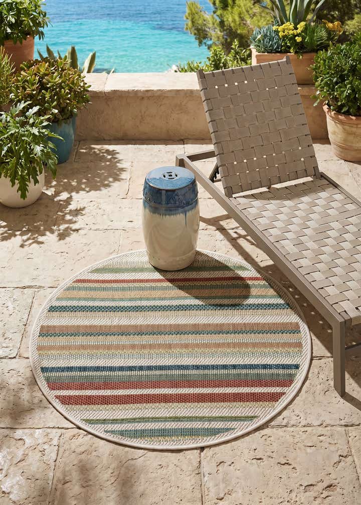 3' 3 x 3' 3 Easy-Clean Baja Indoor / Outdoor Round Rug