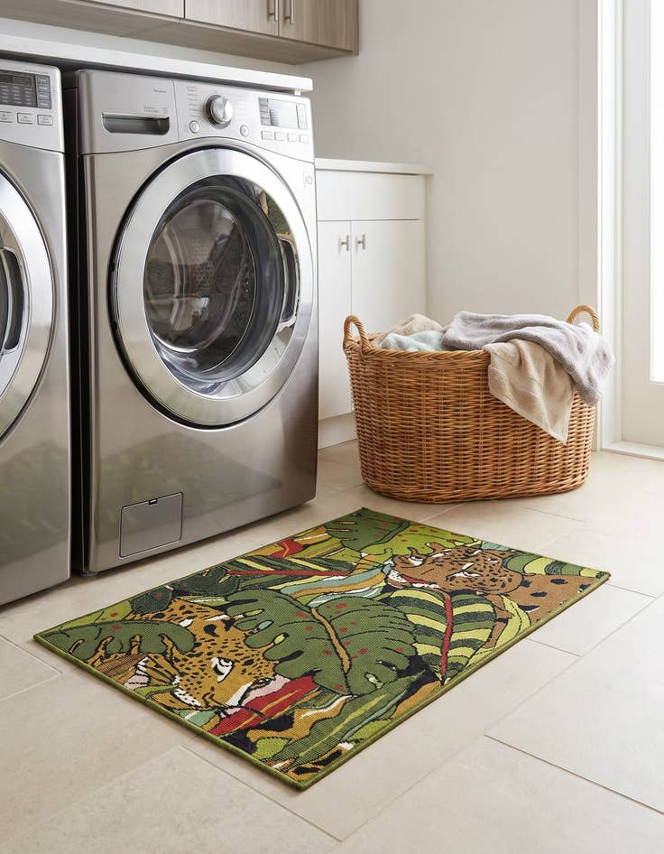 Detail image of 2' x 3' Easy-Clean Botanical Indoor / Outdoor Rug