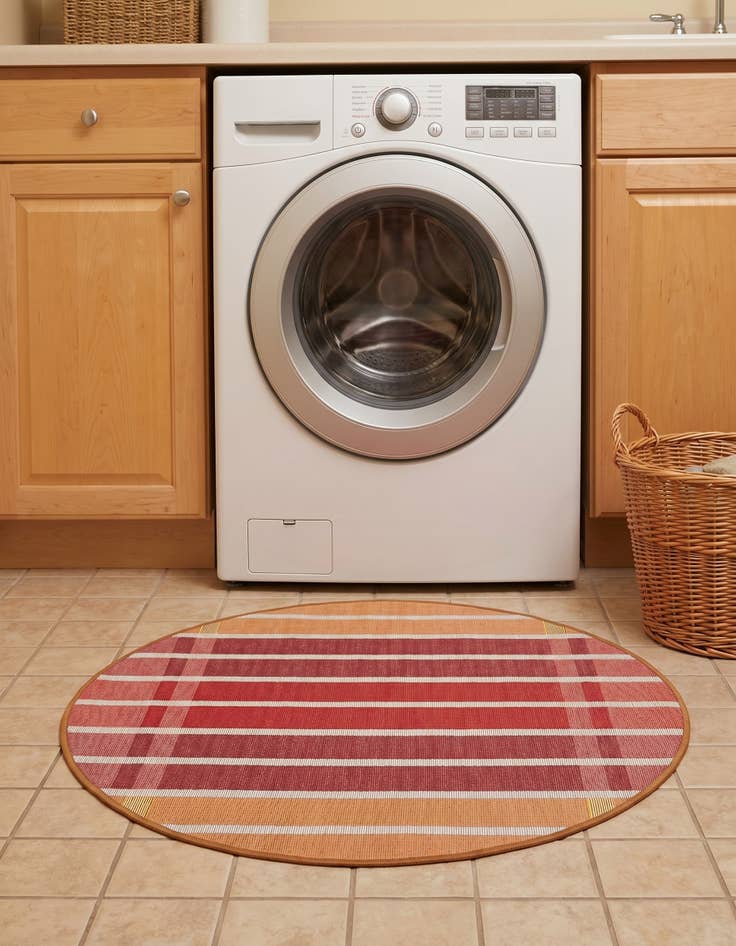 Detail image of 3' x 3' Easy-Clean Striped Indoor / Outdoor Round Rug