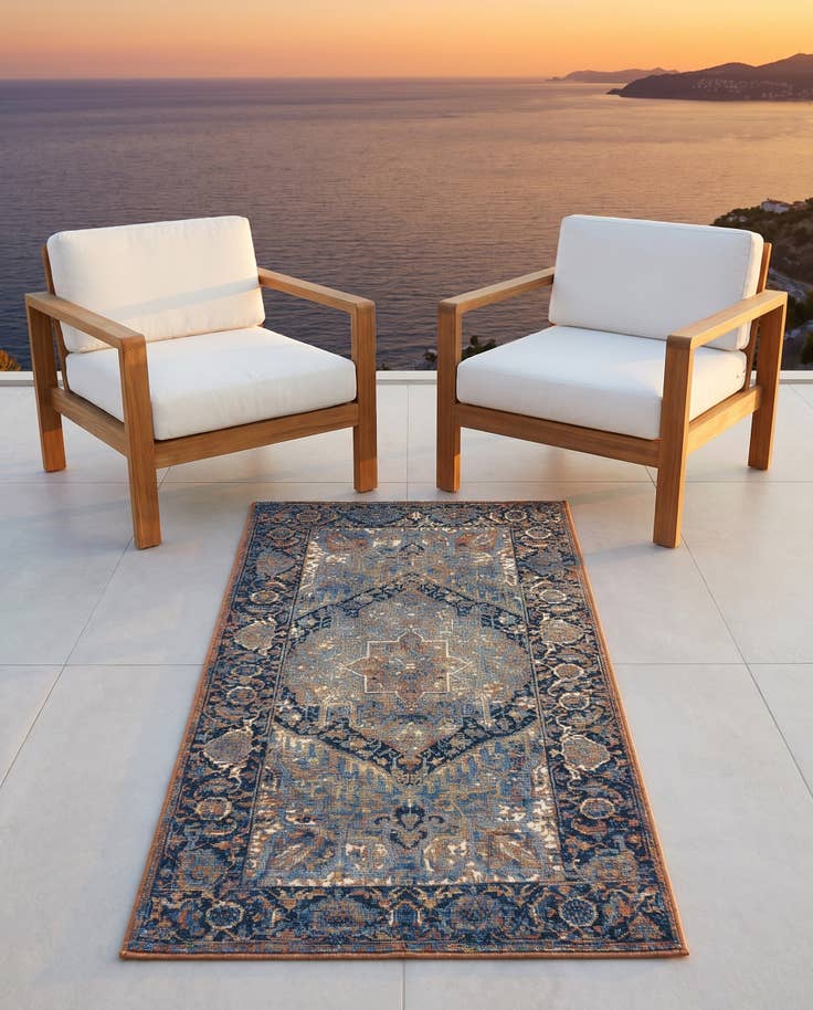 Detail image of 2' 7 x 5' 3 Easy-Clean Traditional Indoor / Outdoor Runner Rug