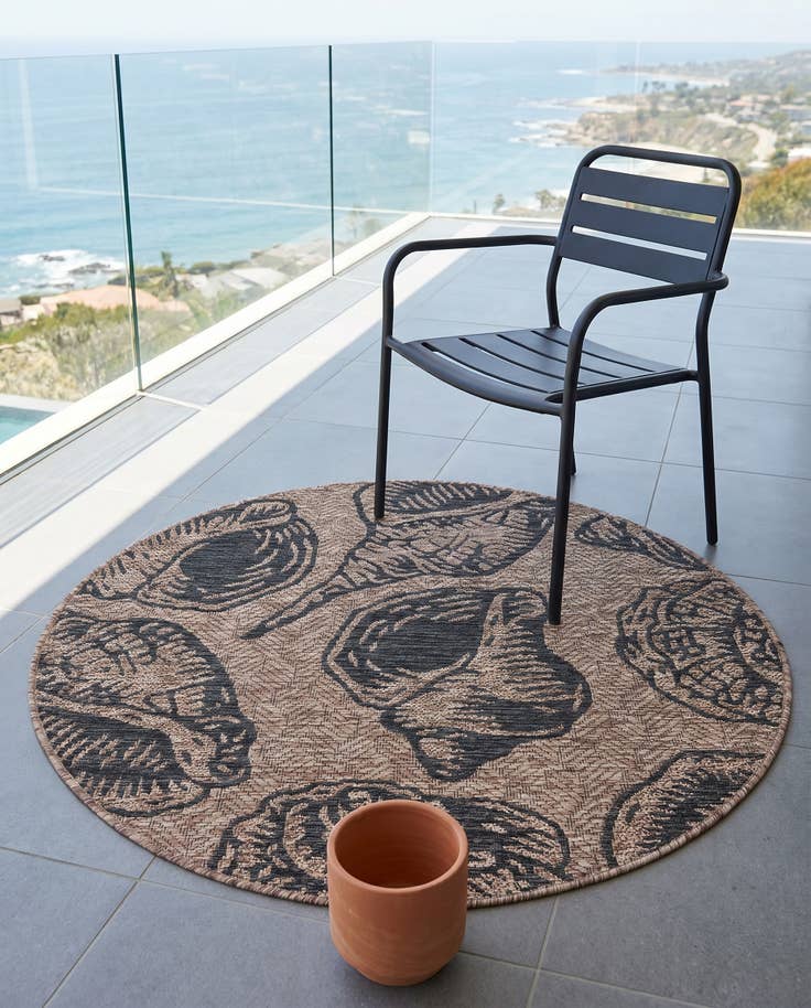 Detail image of 3' x 3' Easy-Clean Coastal Indoor / Outdoor Round Rug