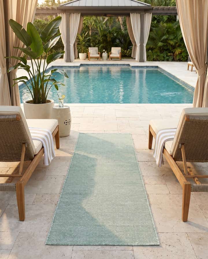 2' 7 x 8' Easy-Clean Jill Zarin Palm Springs Indoor / Outdoor Runner Rug