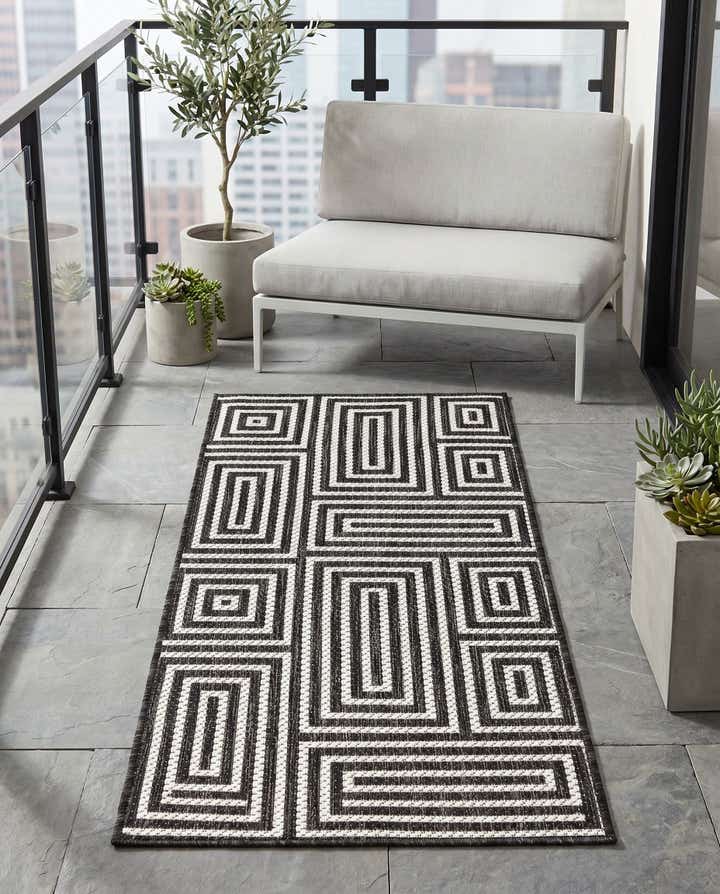 2' x 4' Easy-Clean Modern Indoor / Outdoor Runner Rug