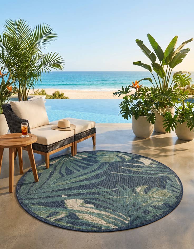 Detail image of 5' 3 x 5' 3 Easy-Clean Baja Indoor / Outdoor Round Rug