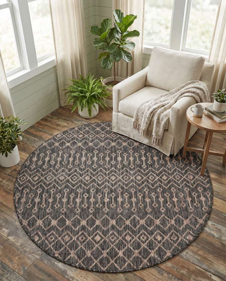 5' 3 x 5' 3 Easy-Clean Trellis Indoor / Outdoor Round Rug