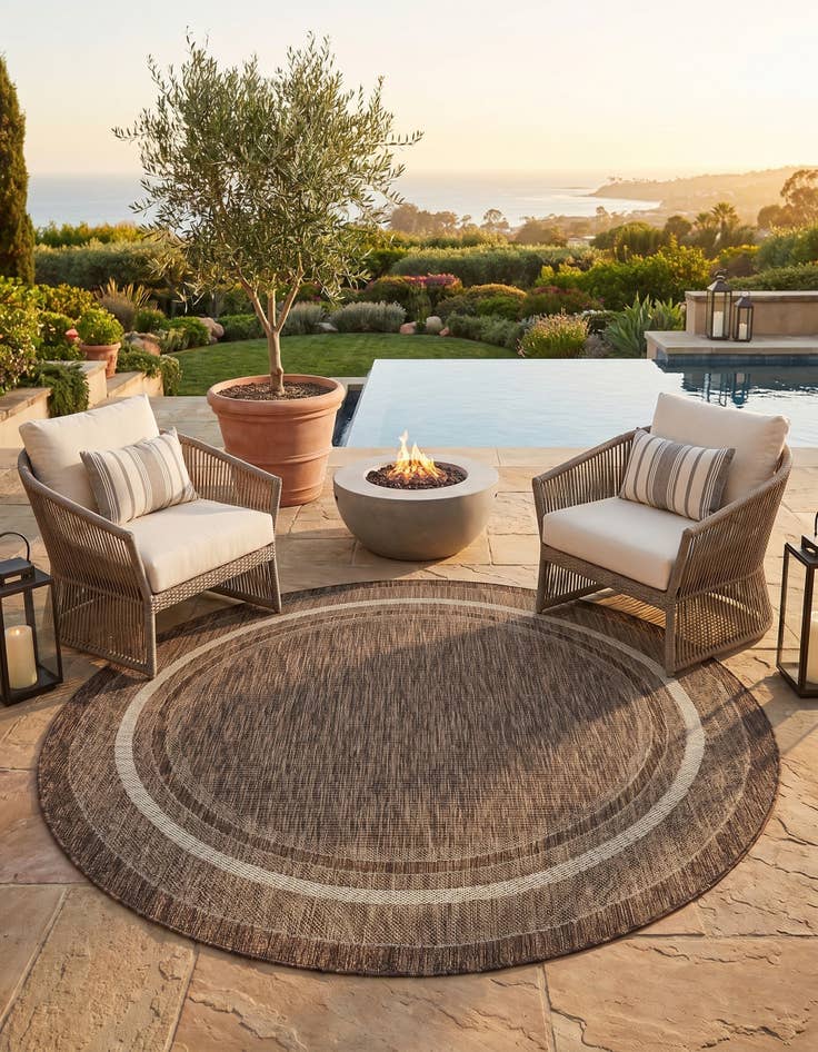 Detail image of 6' 1 x 6' 1 Easy-Clean Border Indoor / Outdoor Round Rug