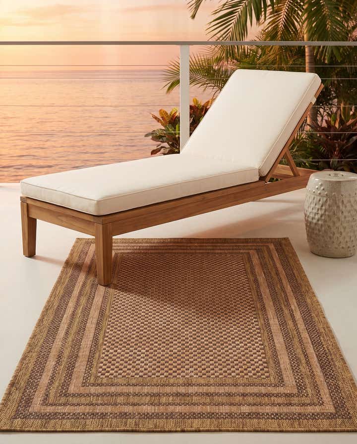 3' 3 x 5' Easy-Clean Border Indoor / Outdoor Rug