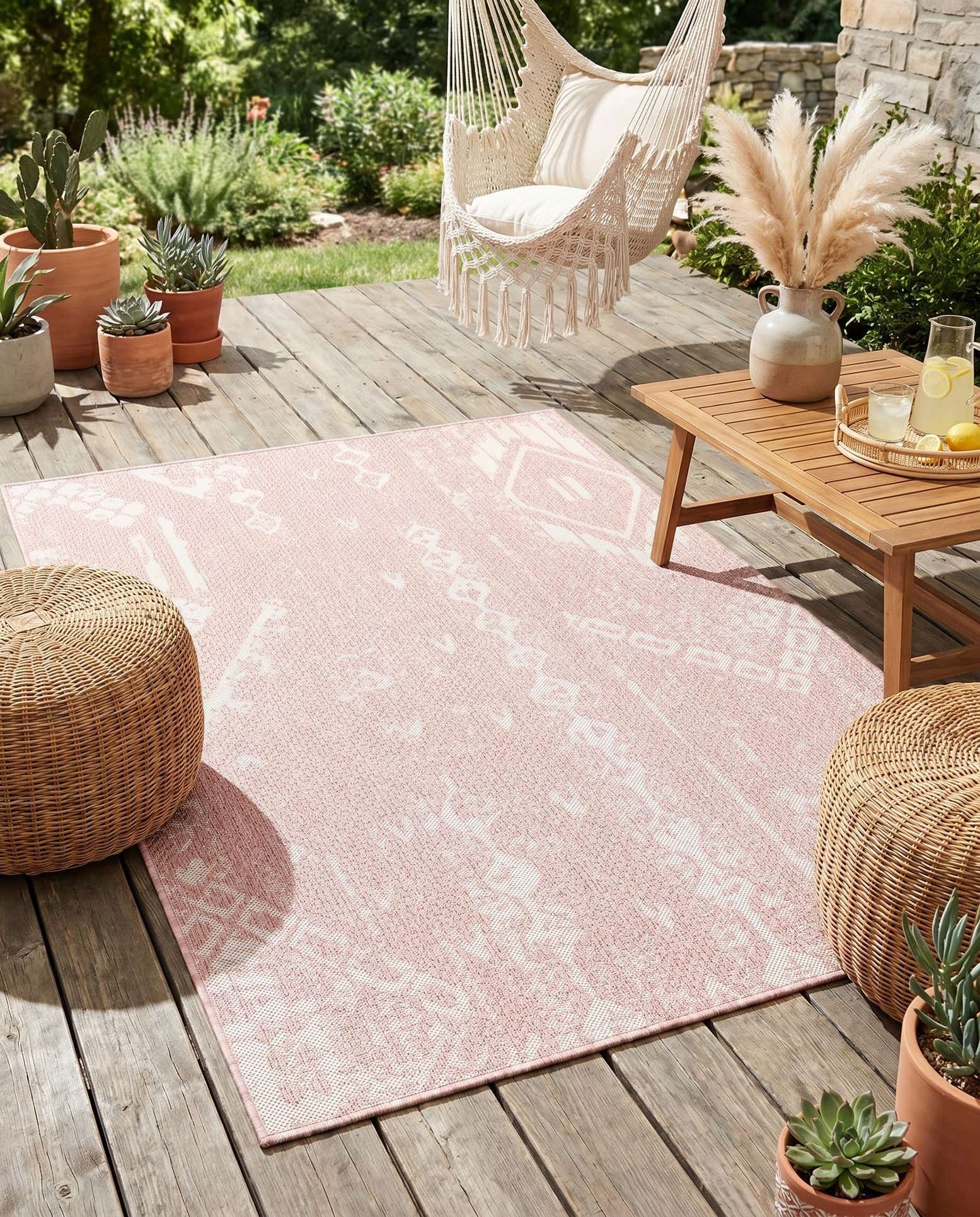 4' x 6' Easy-Clean Bohemian Indoor / Outdoor Rug