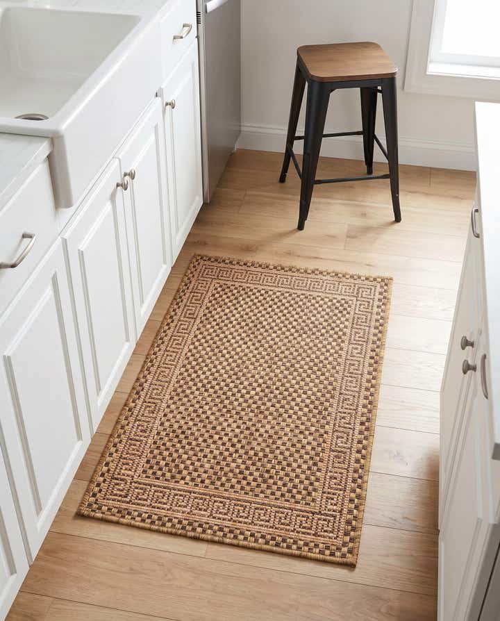 2' 2 x 3' Easy-Clean Border Indoor / Outdoor Rug