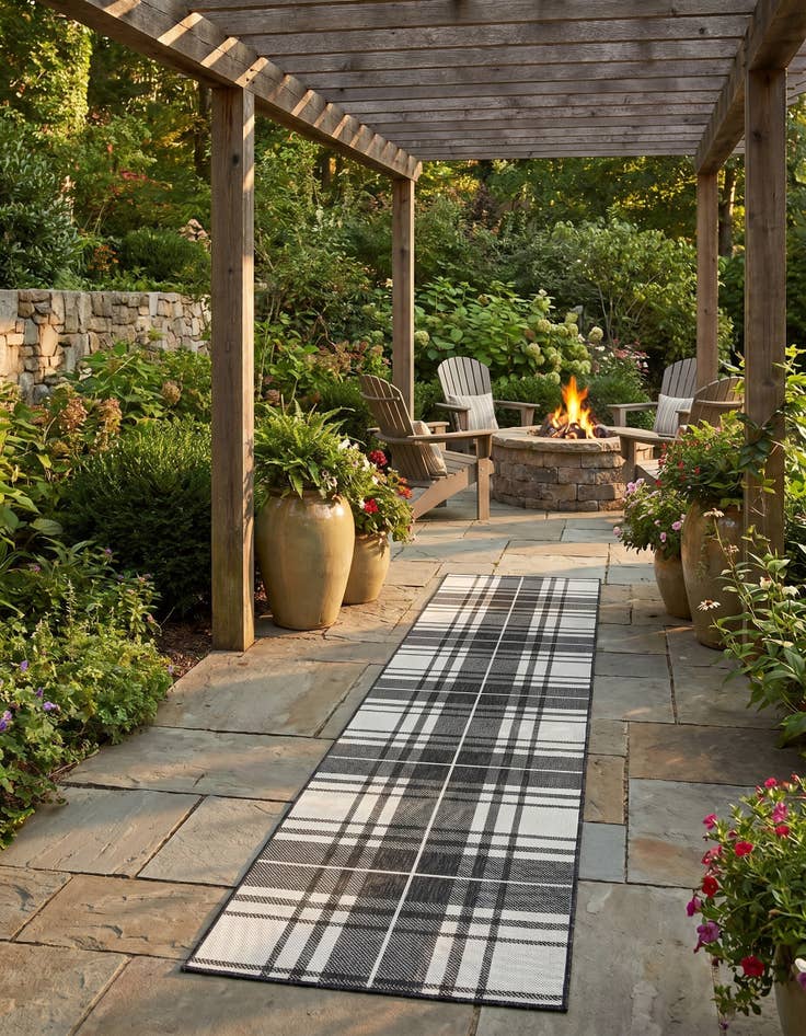 Detail image of 2' 7 x 12' Easy-Clean Checkered Indoor / Outdoor Runner Rug