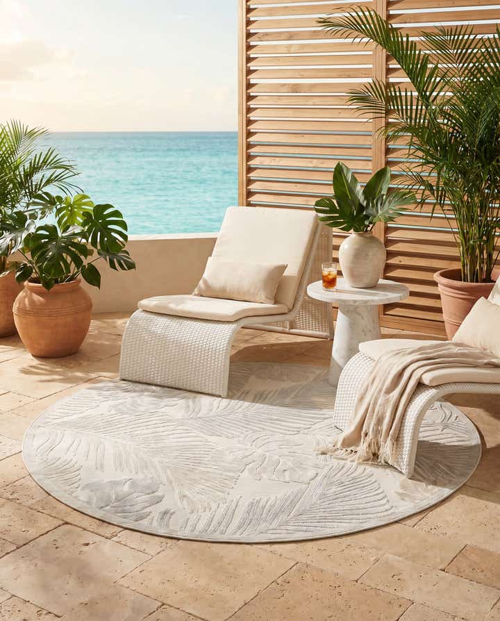 8' 2 x 8' 2 Easy-Clean Botanical Indoor / Outdoor Round Rug