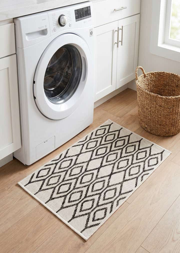 2' x 3' Easy-Clean Jill Zarin Turks and Caicos Indoor / Outdoor Rug