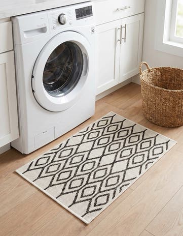 2' x 3' Easy-Clean Jill Zarin Turks and Caicos Indoor / Outdoor Rug