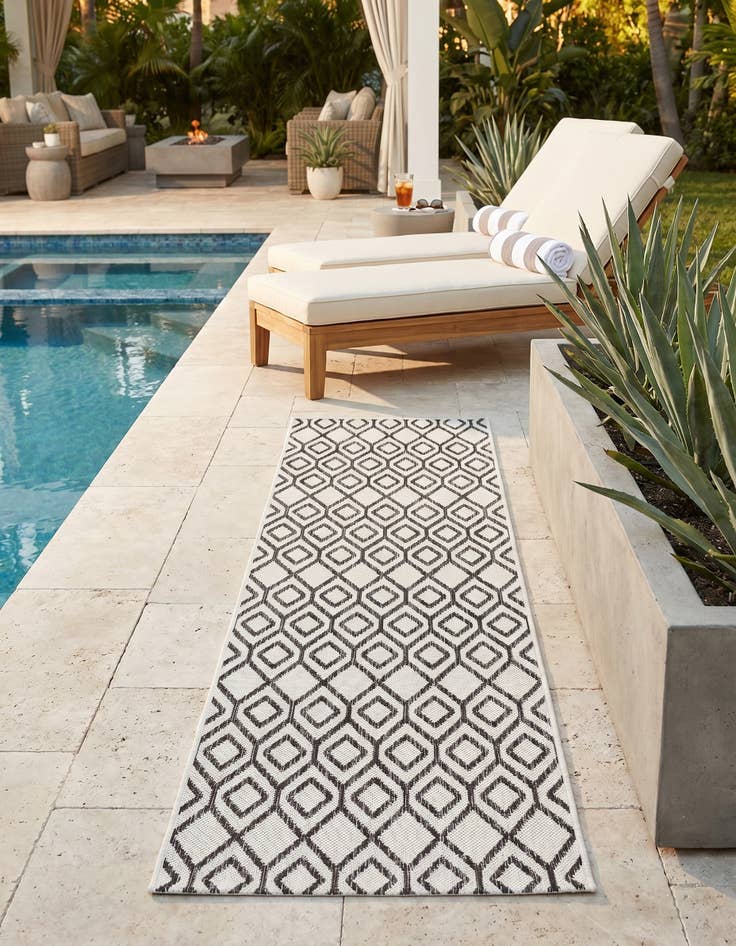 Detail image of 2' x 8' Easy-Clean Jill Zarin Turks and Caicos Indoor / Outdoor Runner Rug