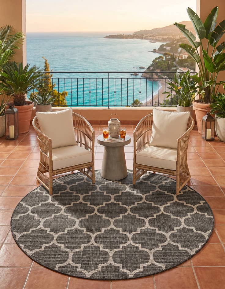 Detail image of 6' x 6' Easy-Clean Trellis Indoor / Outdoor Round Rug