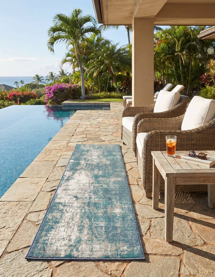 Detail image of 2' x 8' Easy-Clean Coastal Indoor / Outdoor Runner Rug