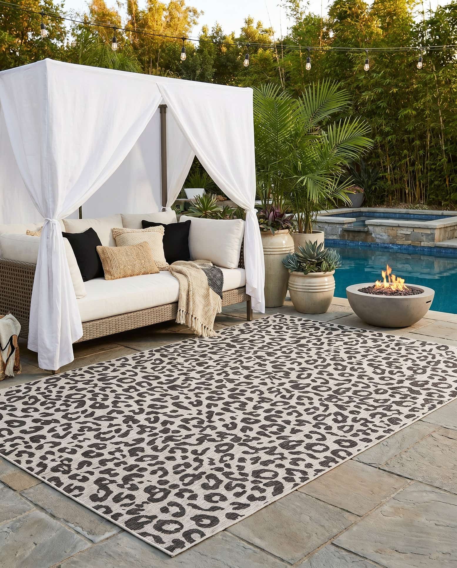 10' x 14' Easy-Clean Safari Indoor / Outdoor Rug