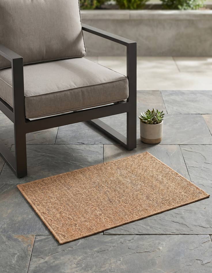 Detail image of 2' 2 x 3' Easy-Clean Modern Indoor / Outdoor Rug