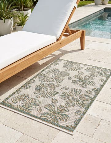 Ivory and Beige Easy-Clean Baja Indoor / Outdoor Rug