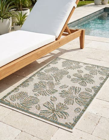 Ivory and Beige Easy-Clean Baja Indoor / Outdoor Rug
