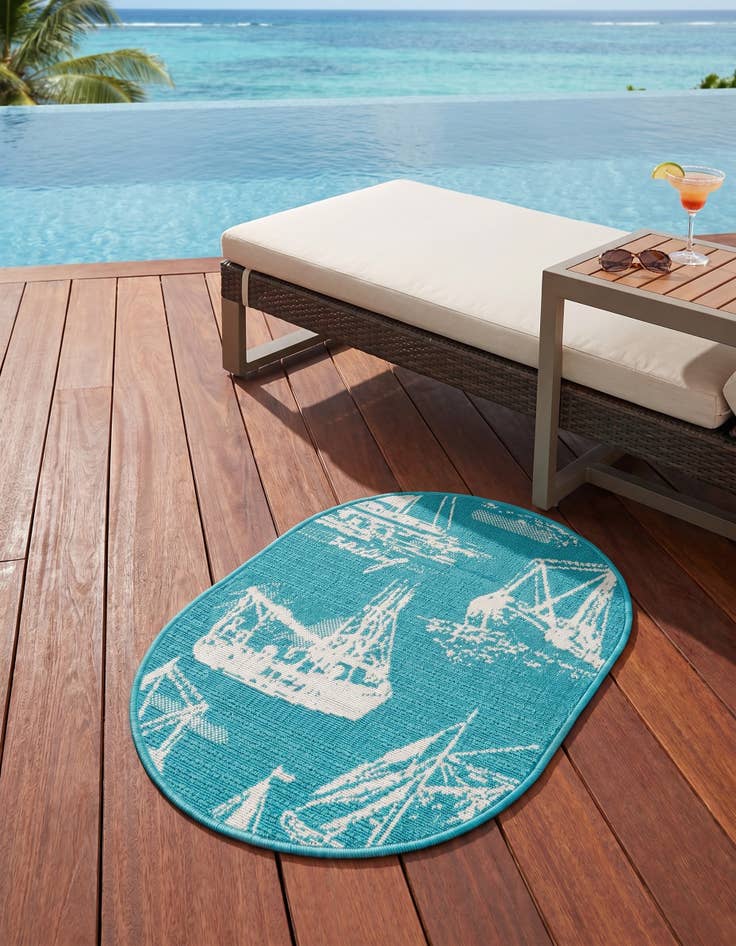 Detail image of 2' x 3' Easy-Clean Coastal Indoor / Outdoor Oval Rug