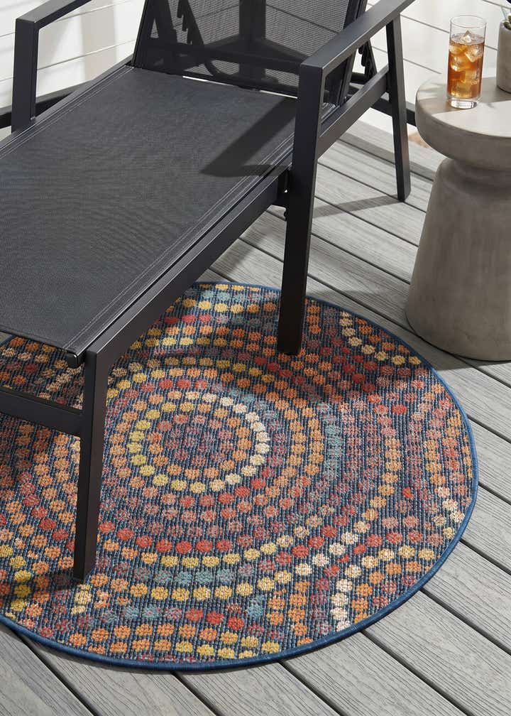 3' 3 x 3' 3 Easy-Clean Baja Indoor / Outdoor Round Rug