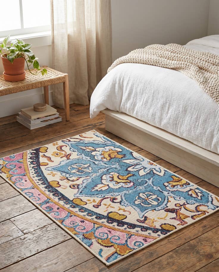 Detail image of 2' x 3' Easy-Clean Traditional Indoor / Outdoor Rug