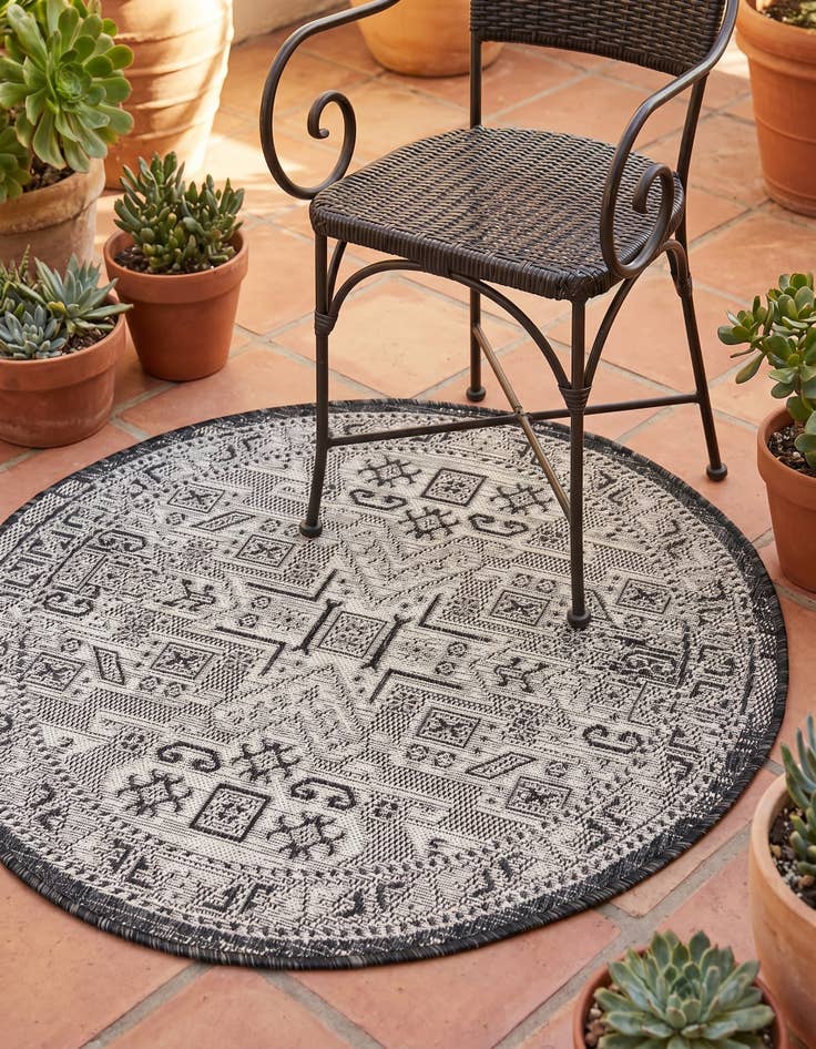 Detail image of 3' x 3' Easy-Clean Aztec Indoor / Outdoor Round Rug
