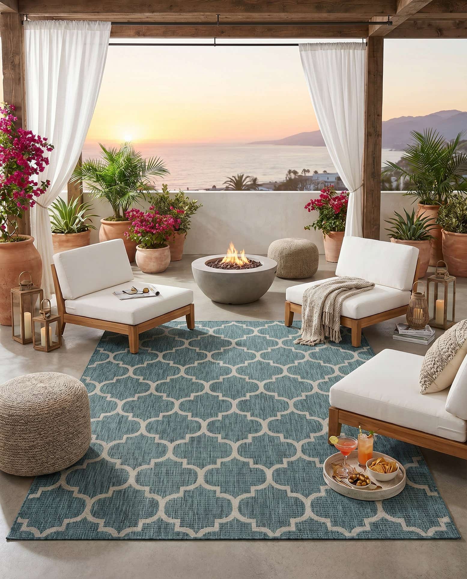 7' 10 x 10' Easy-Clean Trellis Indoor / Outdoor Rug