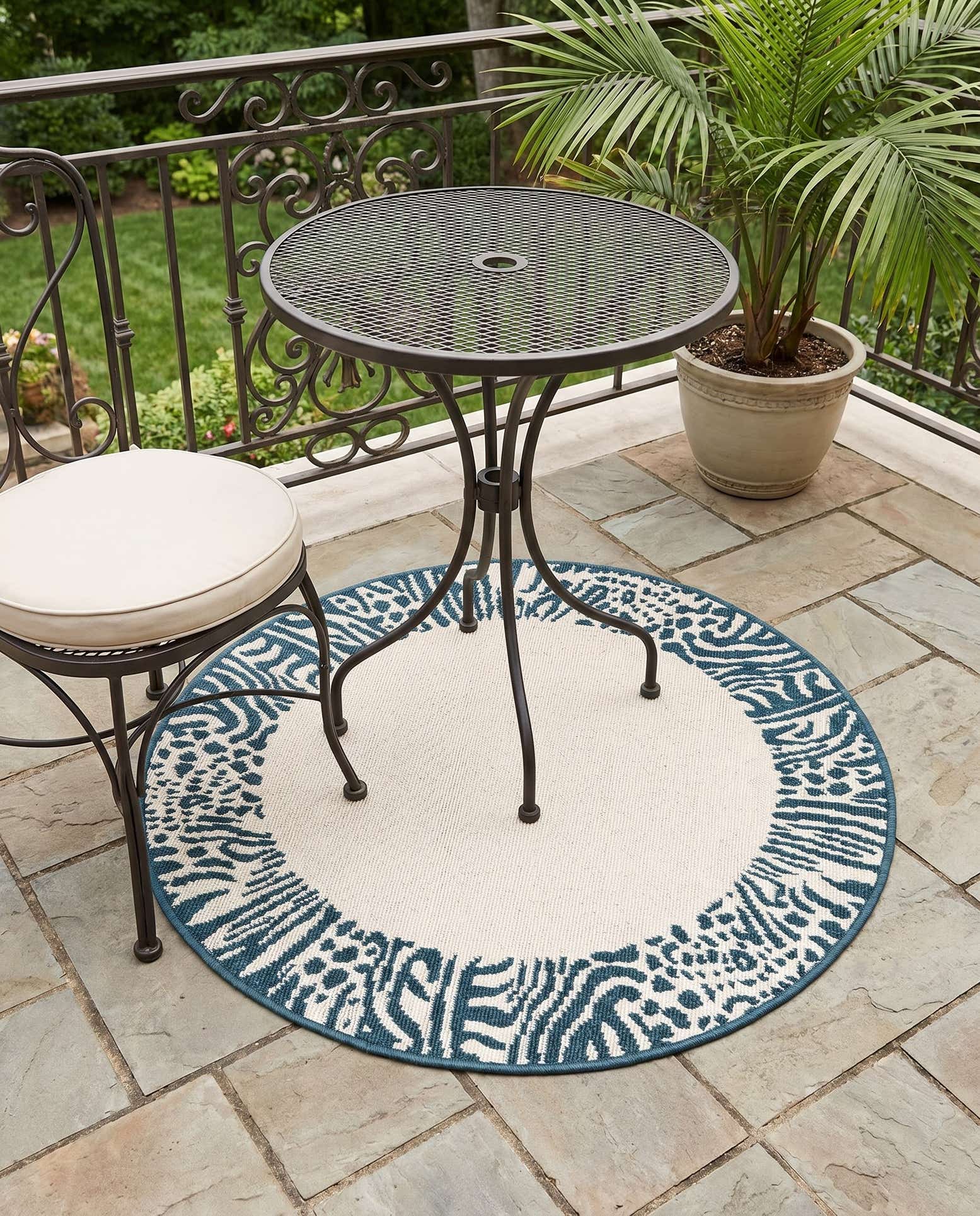 3' x 3' Easy-Clean Safari Indoor / Outdoor Round Rug