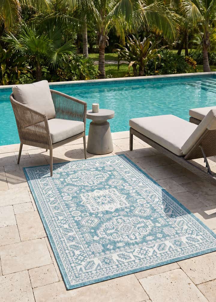 3' x 5' 3 Easy-Clean Aztec Indoor / Outdoor Rug