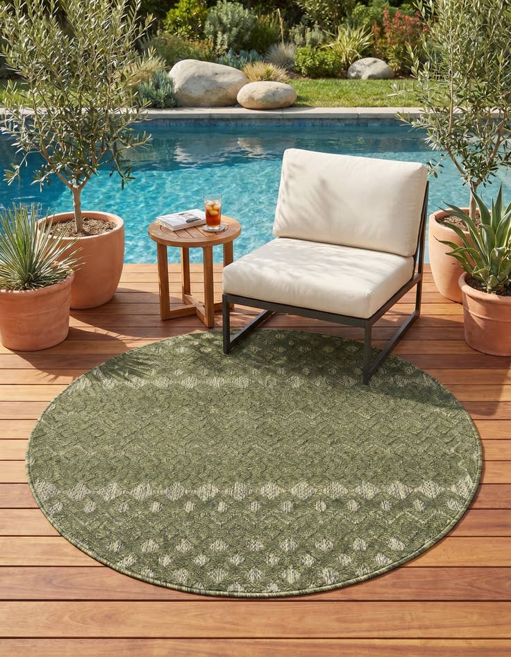 Detail image of 4' x 4' Easy-Clean Trellis Textured Indoor / Outdoor Round Rug