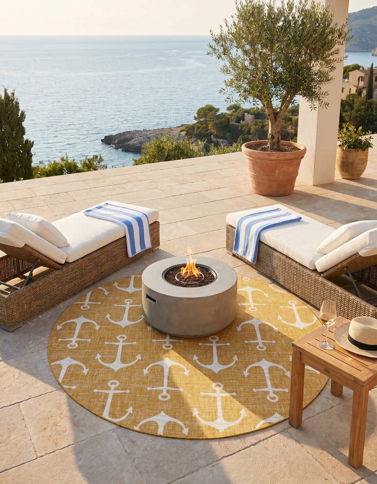 Detail image of 7' 10 x 7' 10 Easy-Clean Coastal Indoor / Outdoor Round Rug