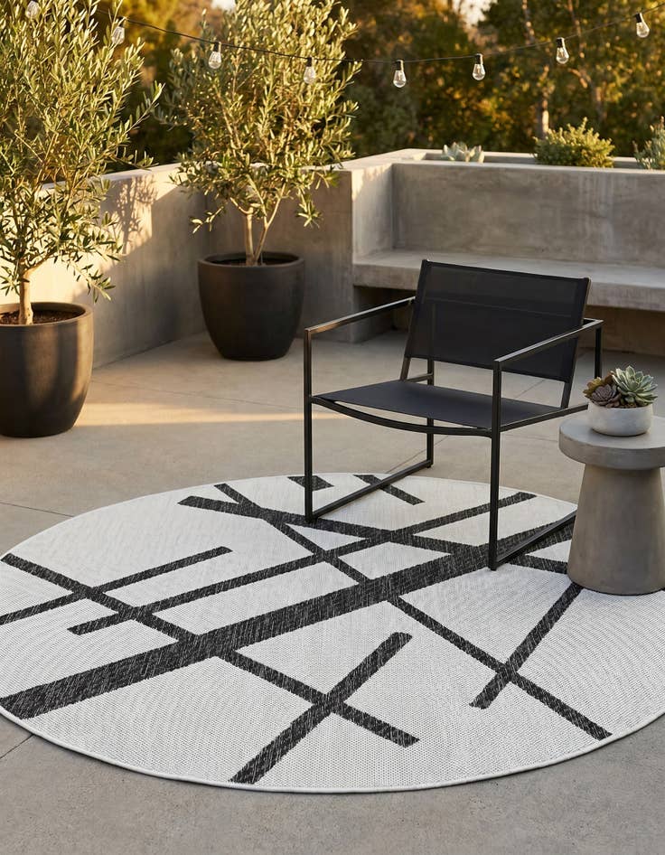 Detail image of 4' x 4' Easy-Clean Modern Indoor / Outdoor Round Rug