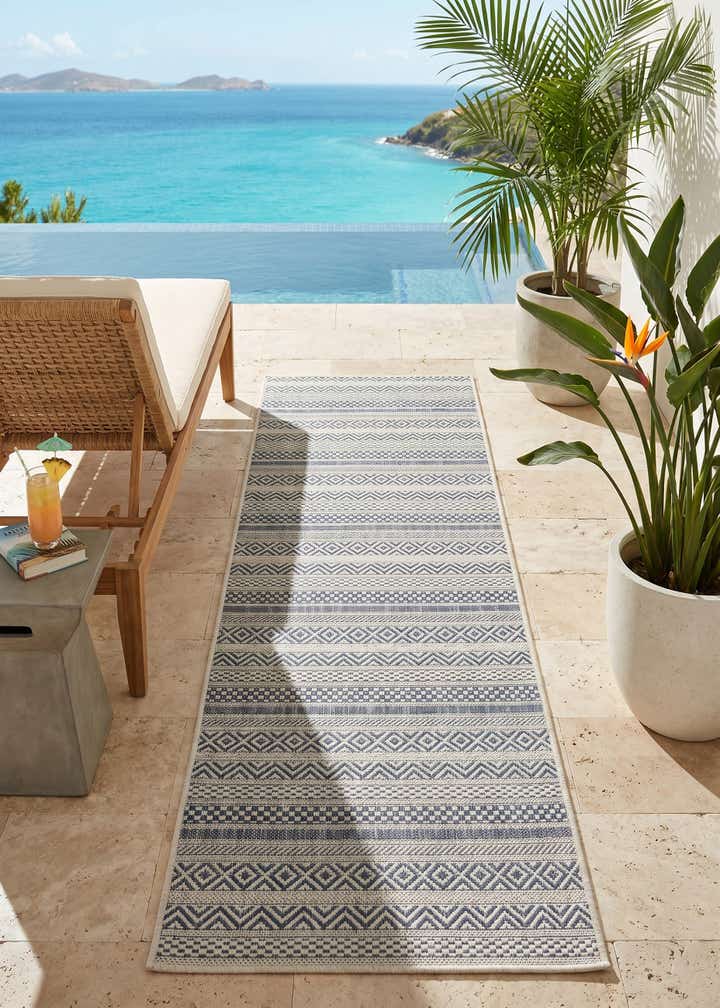 2' x 6' Easy-Clean Striped Indoor / Outdoor Runner Rug