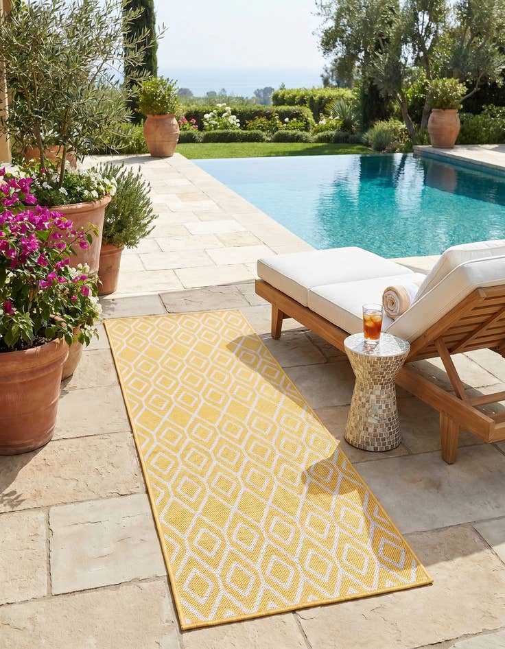 Detail image of 2' x 6' Easy-Clean Jill Zarin Turks and Caicos Indoor / Outdoor Runner Rug