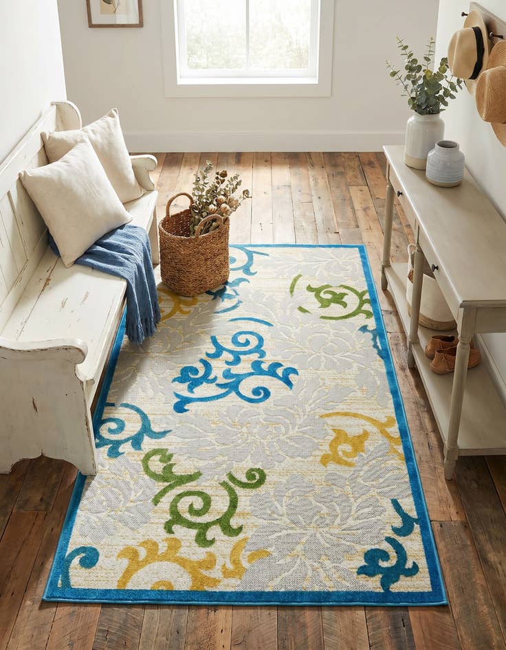 Detail image of 4' x 6' Easy-Clean Botanical Indoor / Outdoor Rug