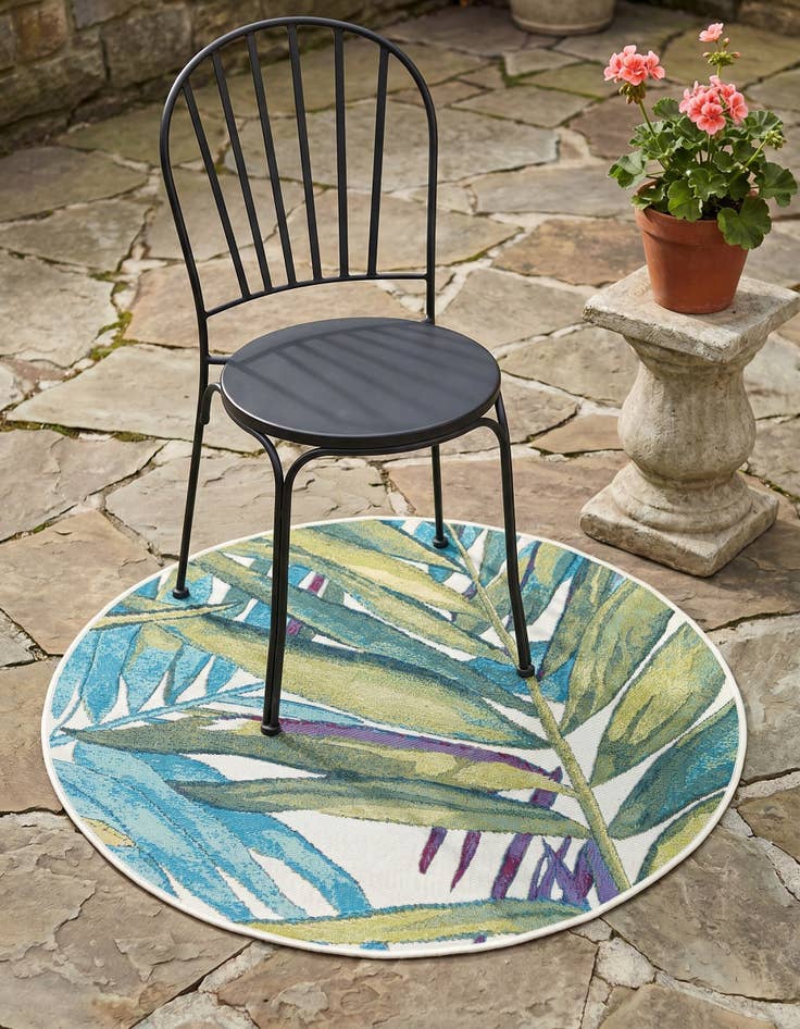 Detail image of 3' x 3' Easy-Clean Botanical Indoor / Outdoor Round Rug