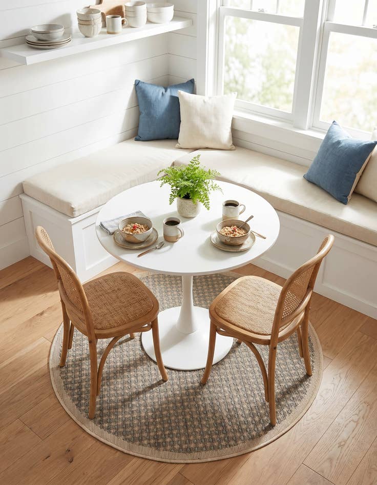 Detail image of 3' x 3' Easy-Clean Border Indoor / Outdoor Round Rug