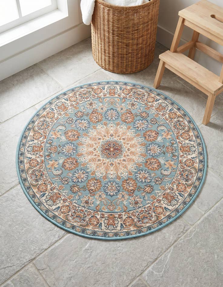 Detail image of 3' 3 x 3' 3 Easy-Clean Traditional Indoor / Outdoor Round Rug