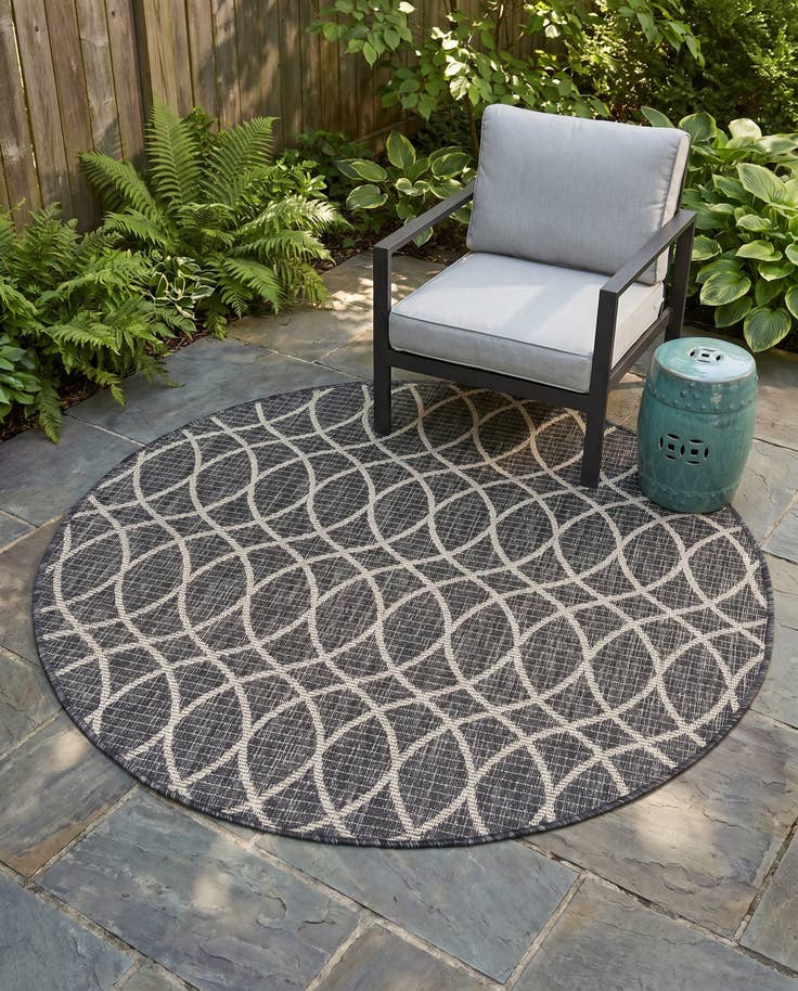 Detail image of 4' x 4' Easy-Clean Trellis Indoor / Outdoor Round Rug