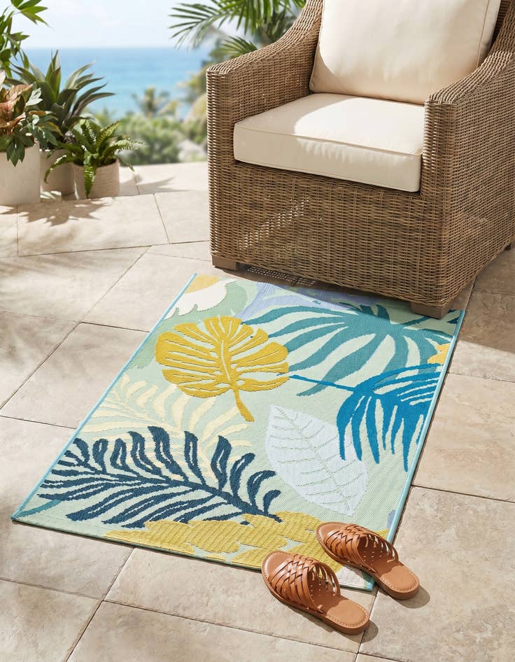 Detail image of 2' x 3' Easy-Clean Botanical Indoor / Outdoor Rug