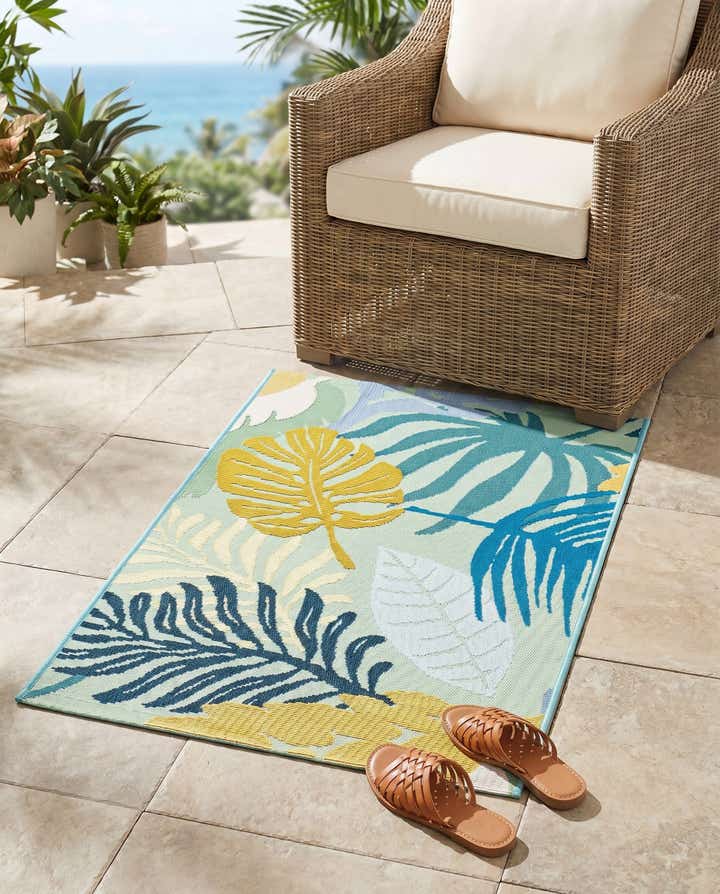 2' x 3' Easy-Clean Botanical Indoor / Outdoor Rug