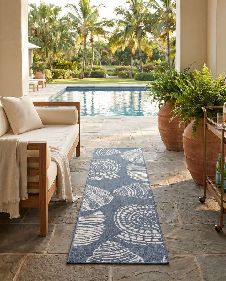 2' x 8' Easy-Clean Coastal Indoor / Outdoor Runner Rug
