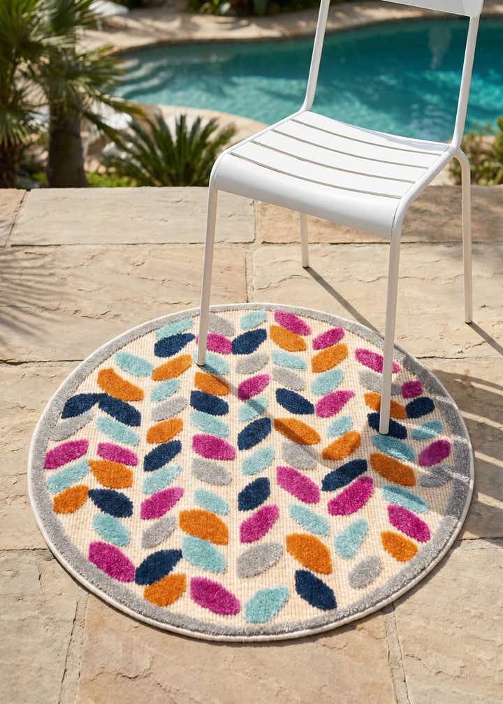 3' 3 x 3' 3 Easy-Clean Aruba Indoor / Outdoor Round Rug