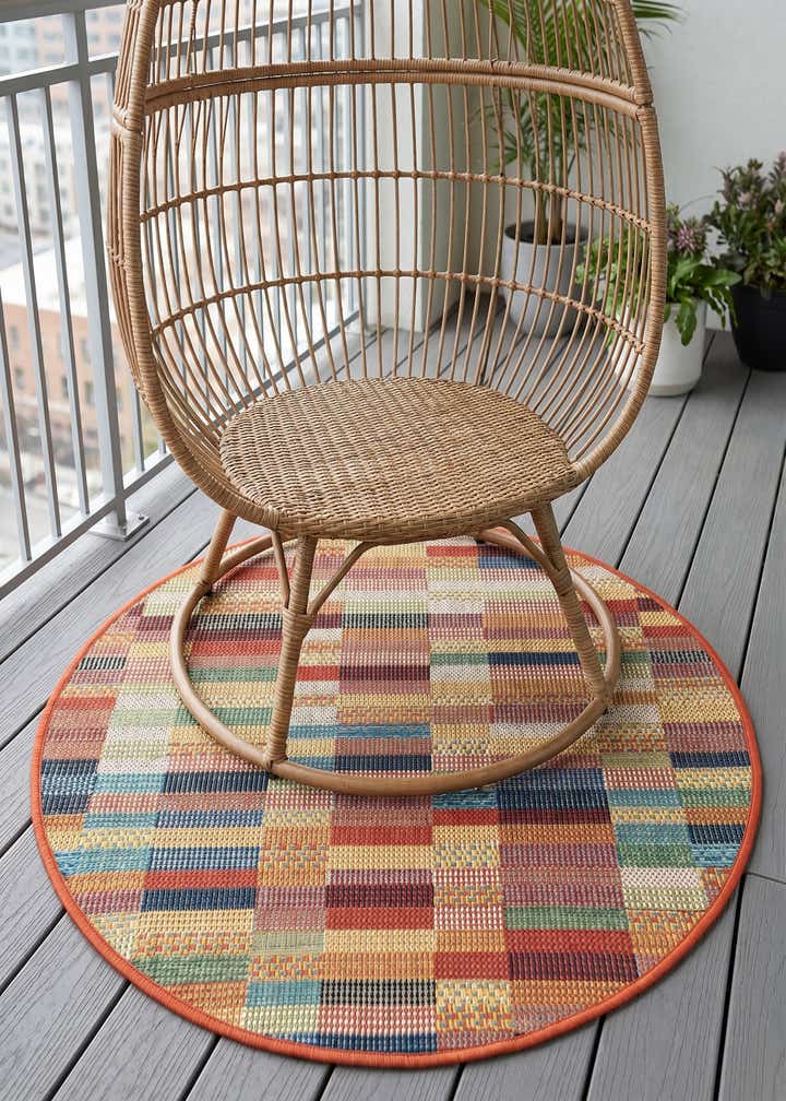 3' 3 x 3' 3 Easy-Clean Baja Indoor / Outdoor Round Rug