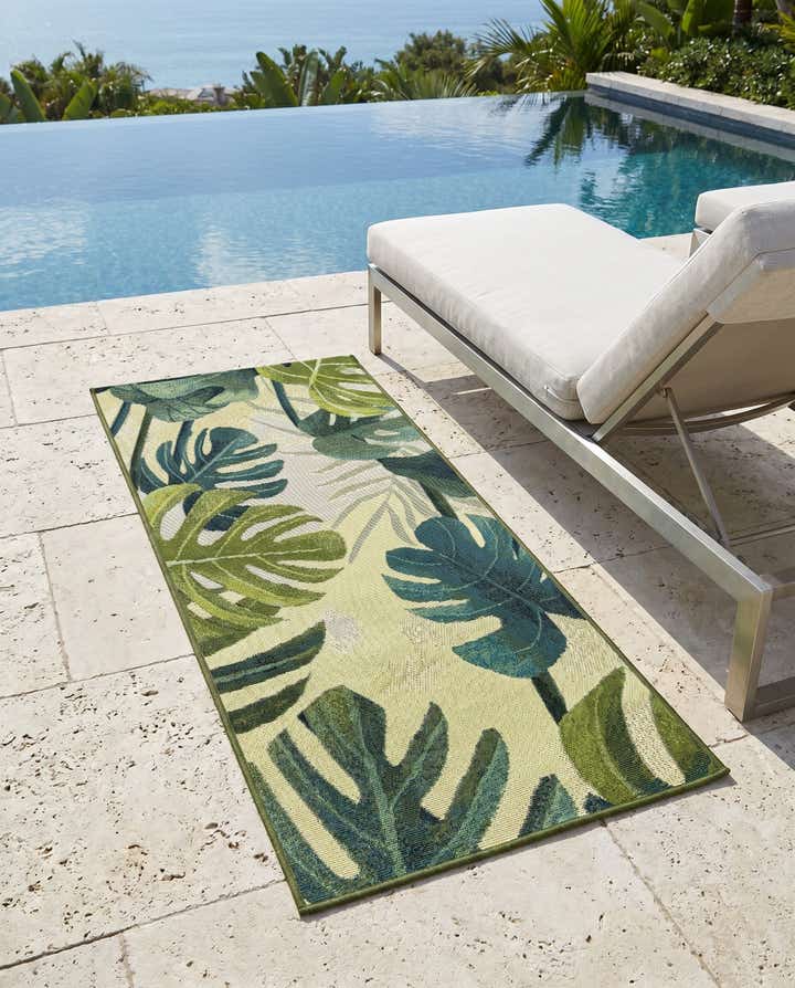 2' x 4' Easy-Clean Botanical Indoor / Outdoor Runner Rug